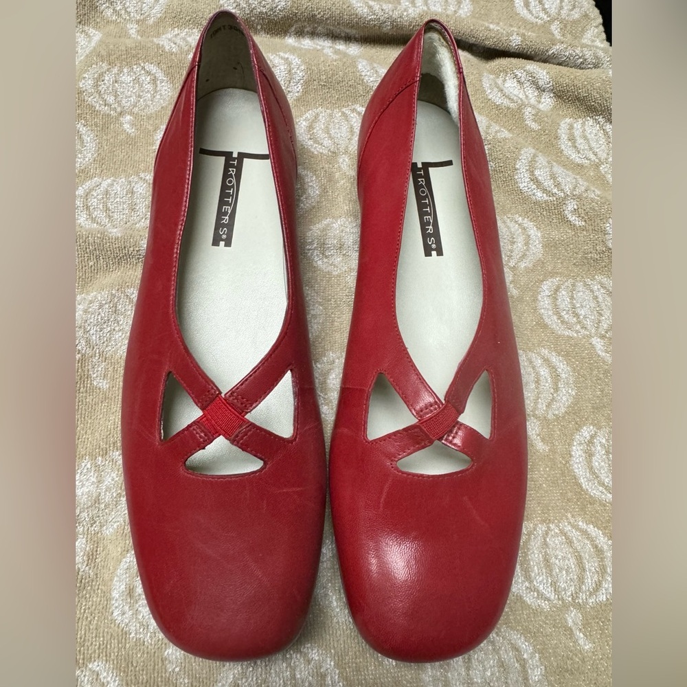 Trotters Red Maggie Women’s Footwear size 10 M